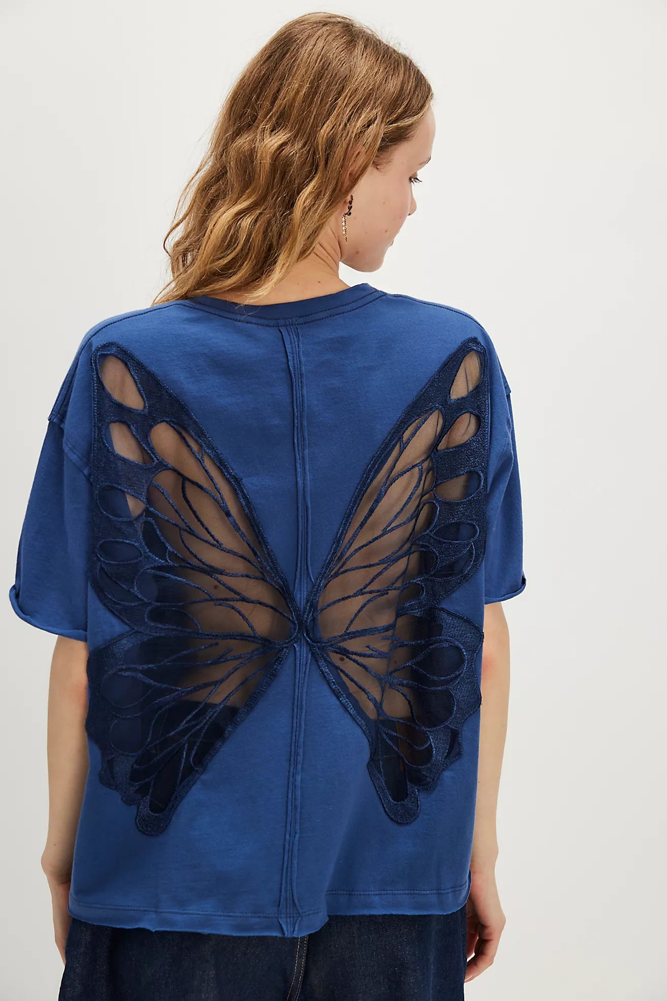 Leila | T shirt met kanten vlinder rug design