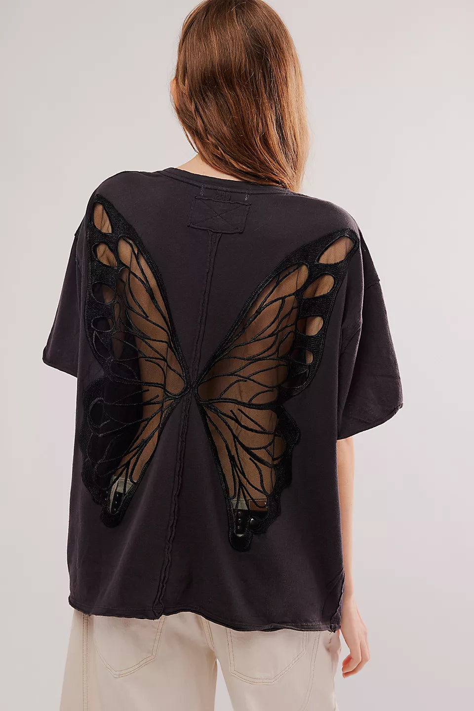 Leila | T shirt met kanten vlinder rug design