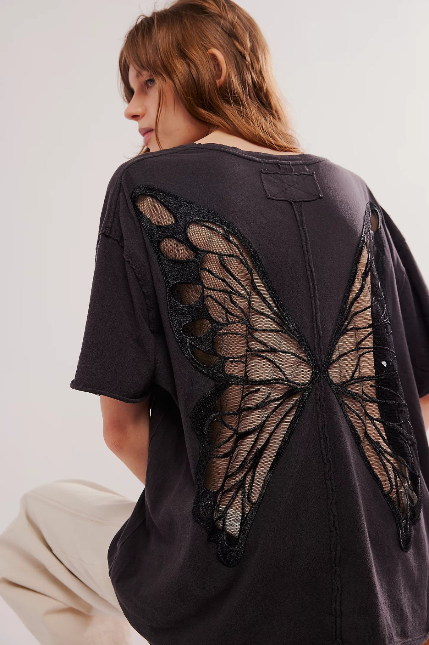 Leila | T shirt met kanten vlinder rug design